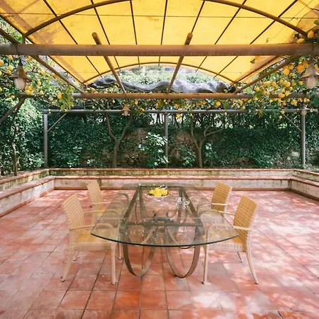 Дом отдыха Cortile Mastro Francesco Centre Amalfi Coast
