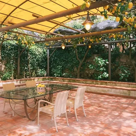 Cortile Mastro Francesco Centre Amalfi Coast * Ravello