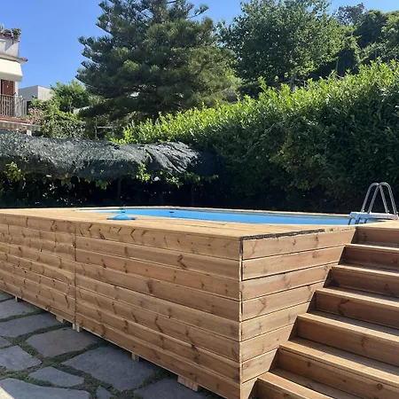 Cortile Mastro Francesco Nyaraló